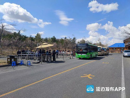 五一小長(zhǎng)假旅游市場(chǎng)升溫 敦化六鼎山景區(qū)迎來(lái)客流小高峰