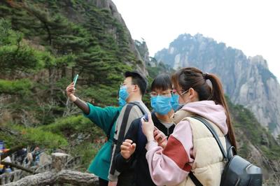 清明小長(zhǎng)假第三天:黃山風(fēng)景區(qū)優(yōu)化管理措施 游覽秩序井然